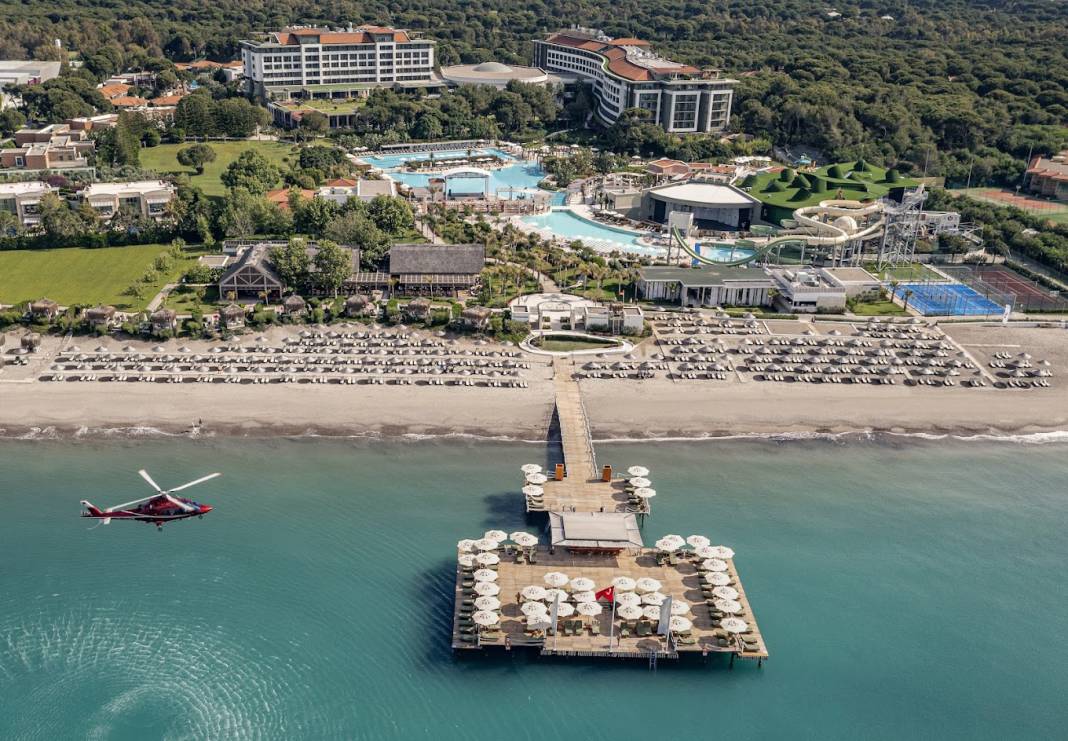 Antalya Dubai'ye döndü! VIP turistler jetten inip helikoptere biniyor 2